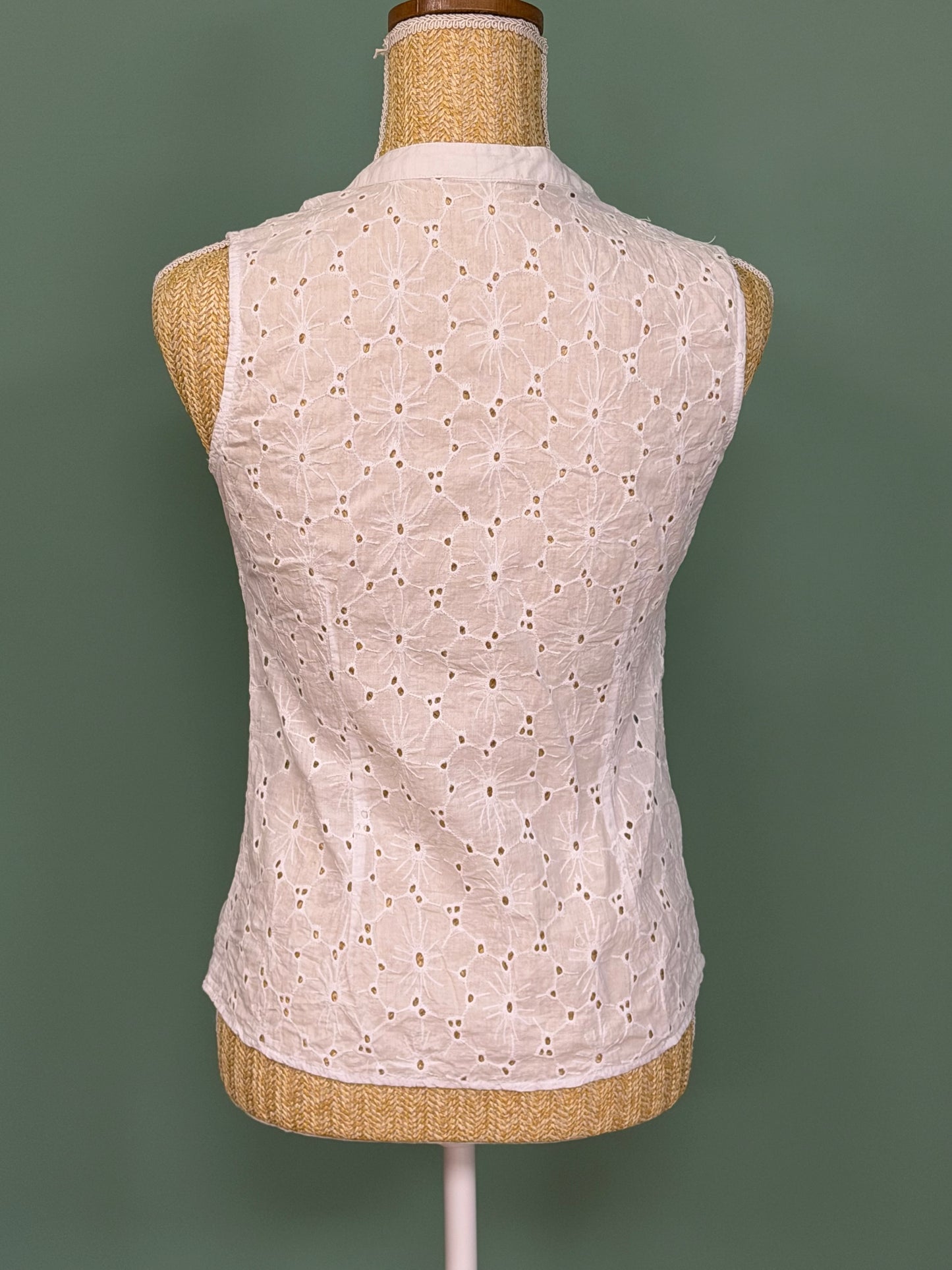 Chemisier sans manches à volant en broderie anglaise blanc – Taille M