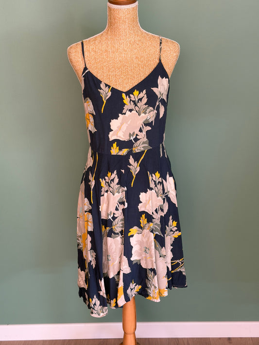 Robe Gap bleu marine fleurie à bretelles – taille M