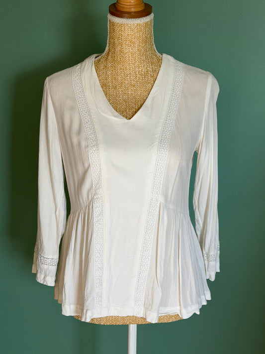Blouse blanche fluide détails dentelle