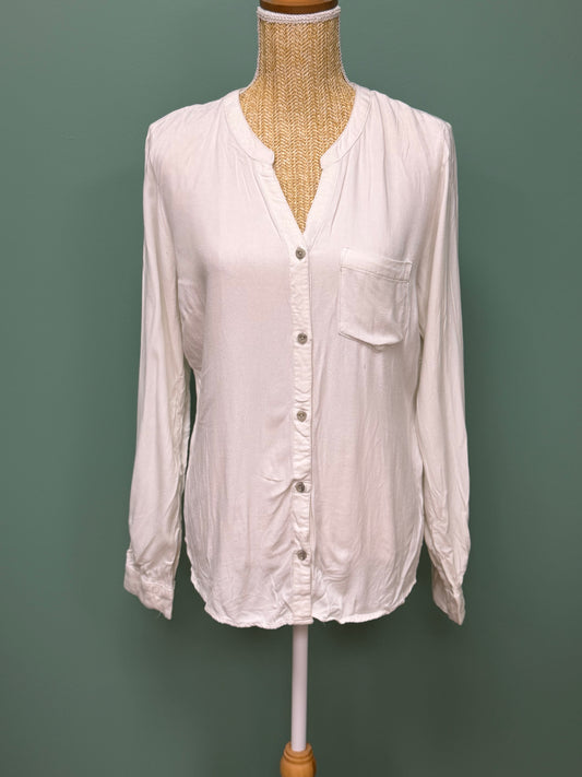 Blouse blanche fluide détail dentelle bohème