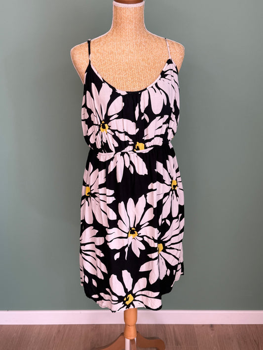 Robe à bretelles noire à fleurs blanches – Taille L