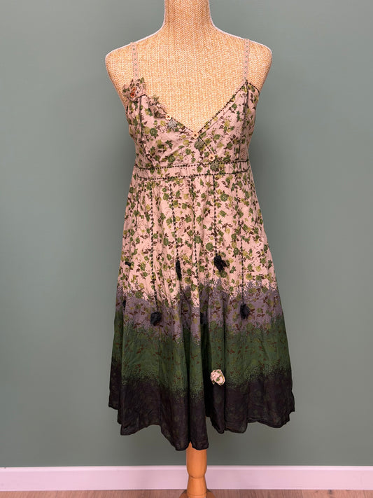 Robe bohème romantique à fines bretelles – imprimé floral vert & beige - Taille S
