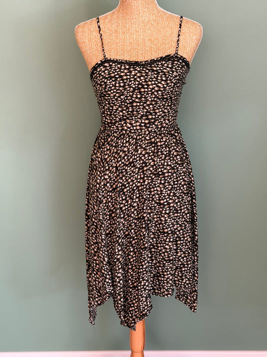 Robe noire fleurie à bretelles fines – Taille XS