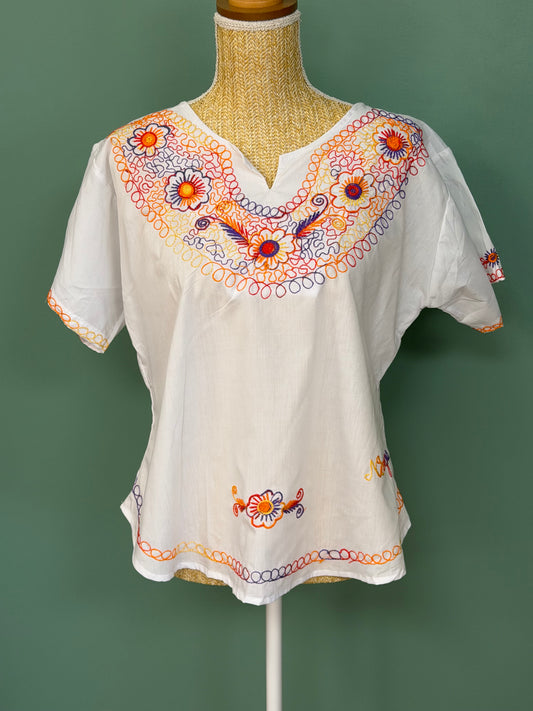 Blouse blanche brodée fleurie femme grande taille XL