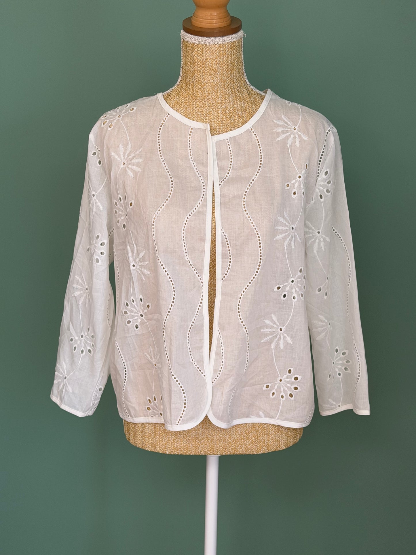 Gilet blanc brodé ajouré femme XL