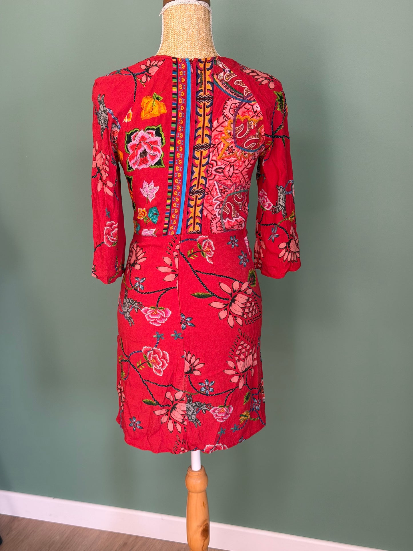Robe fleurie Desigual rouge imprimé floral ceinturée – Taille 36