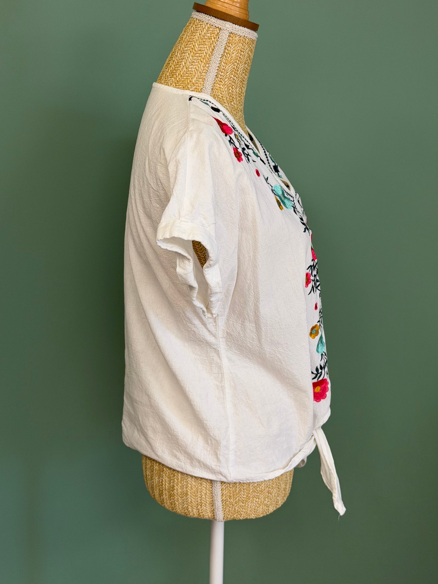 Blouse blanche brodée à fleurs femme M