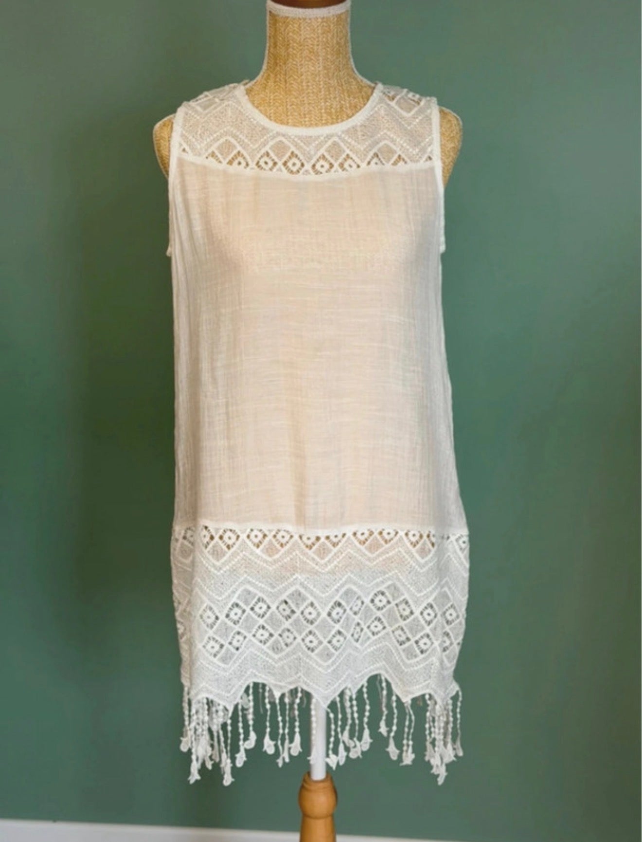 Robe / Tunique bohème blanche en dentelle et franges - Taille M