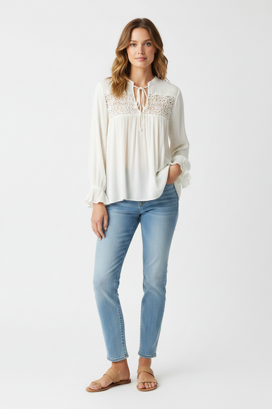 Blouse blanche fluide bohème avec dentelle