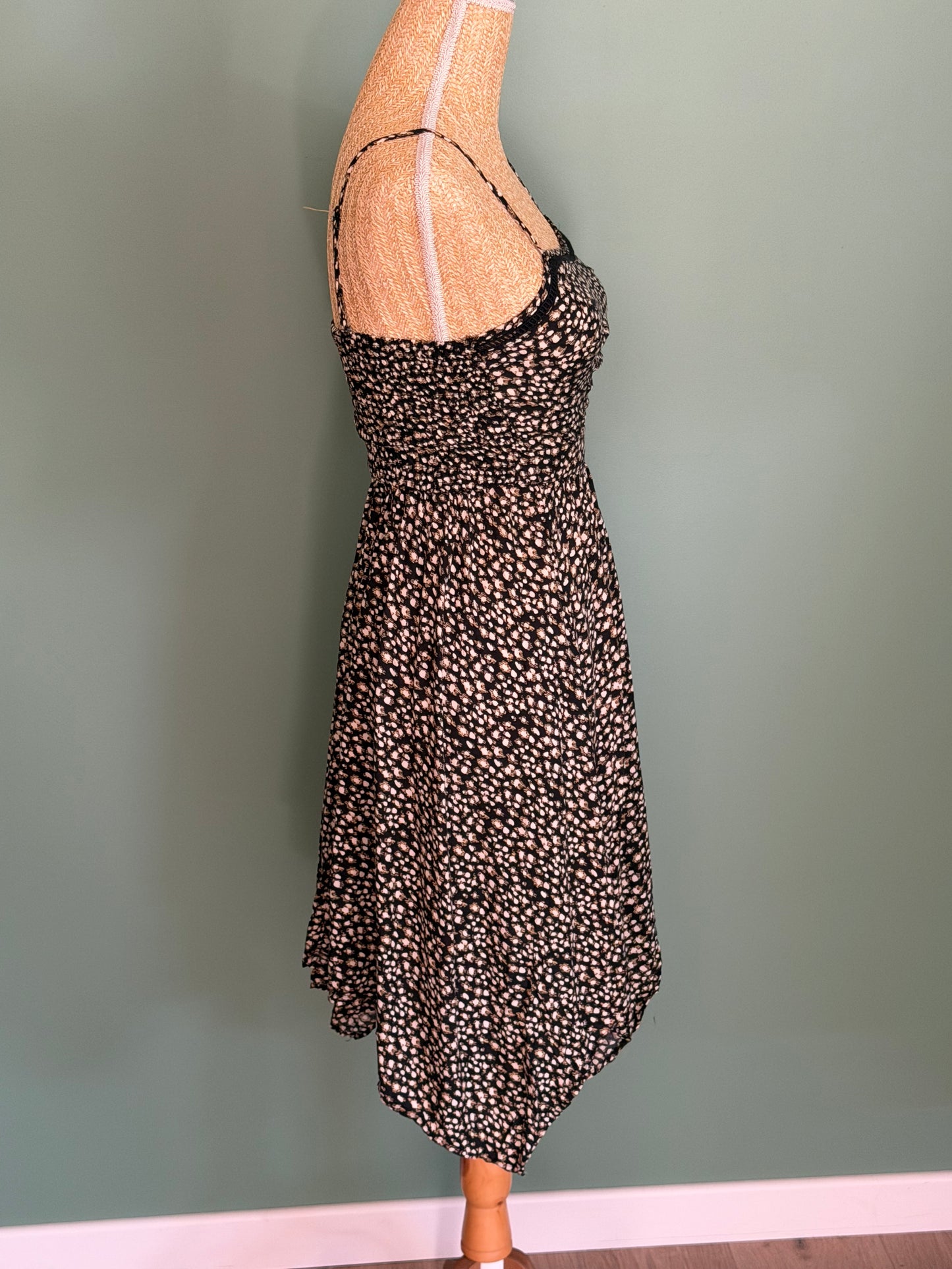 Robe noire fleurie à bretelles fines – Taille XS