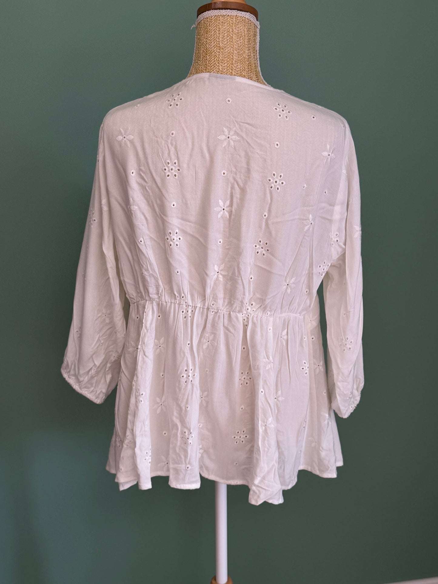 Blouse blanche brodée à manches 3/4 femme XL