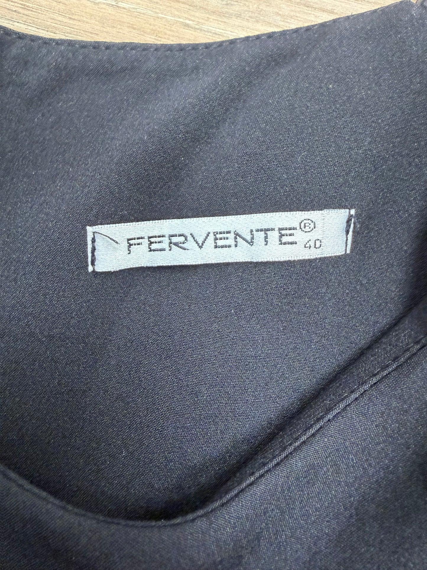 Robe de soirée noire à fleurs brodées – Fervente – Taille estimée 38/40