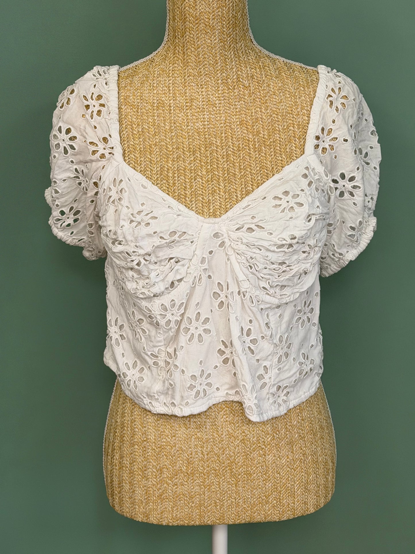 Blouse courte en broderie anglaise blanche à manches bouffantes – Taille L