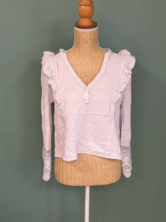 Blouse en gaze de coton blanche à volants et dentelle Atelier Événs – Taille S/M
