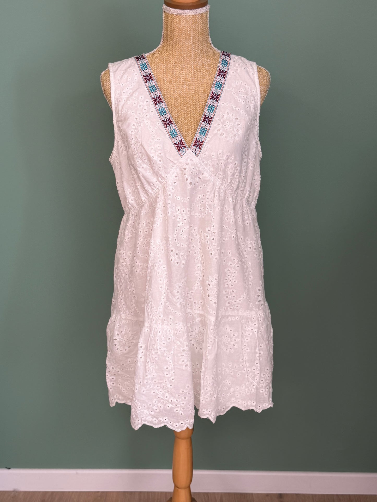 Robe blanche broderie anglaise sans manches femme XL