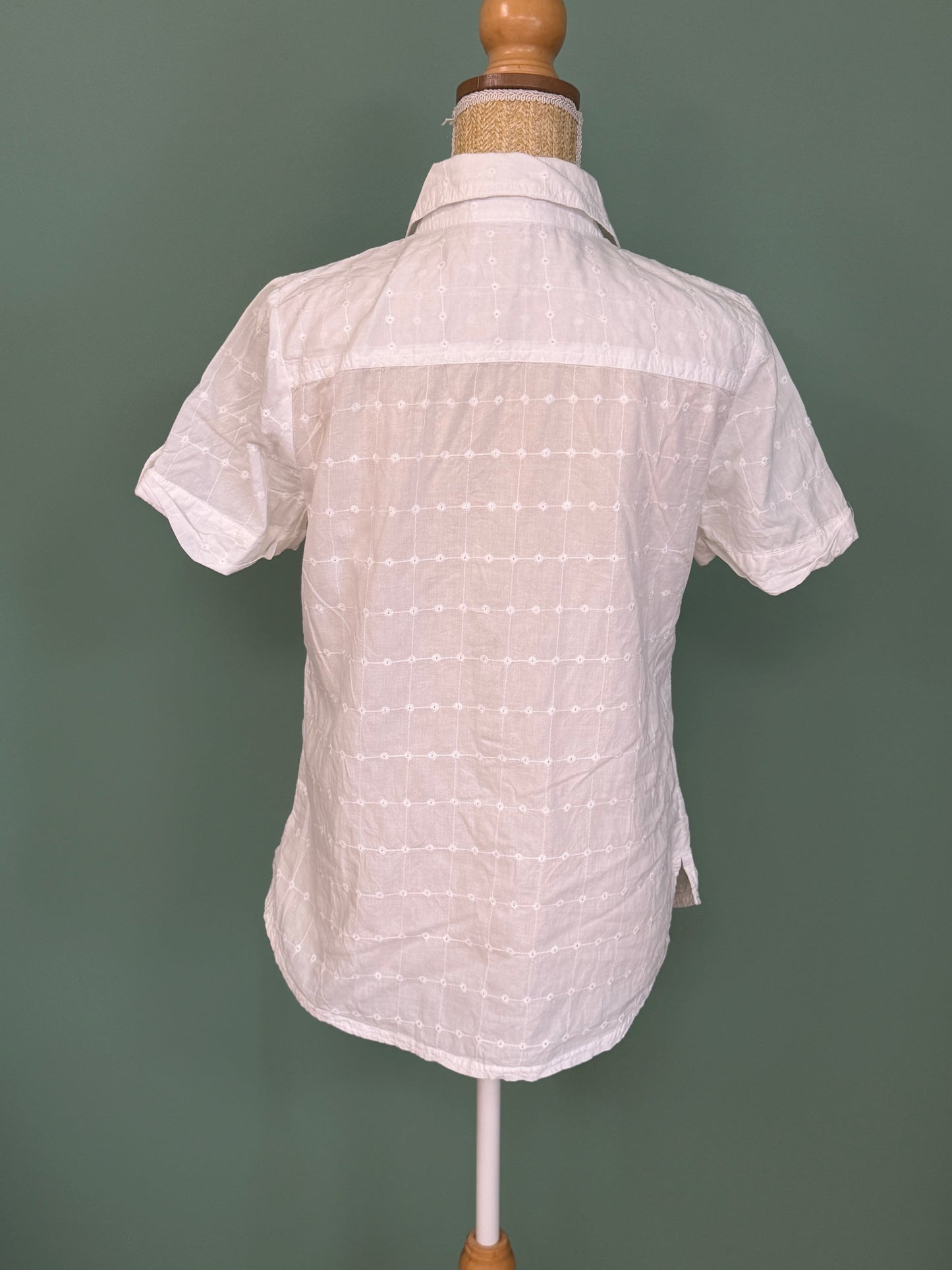 Chemisier blanc manches courtes à motif ton sur ton – Taille M