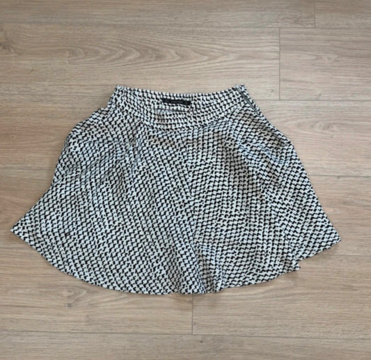 Jupe patineuse Zara Basic imprimé noir & blanc - Taille S