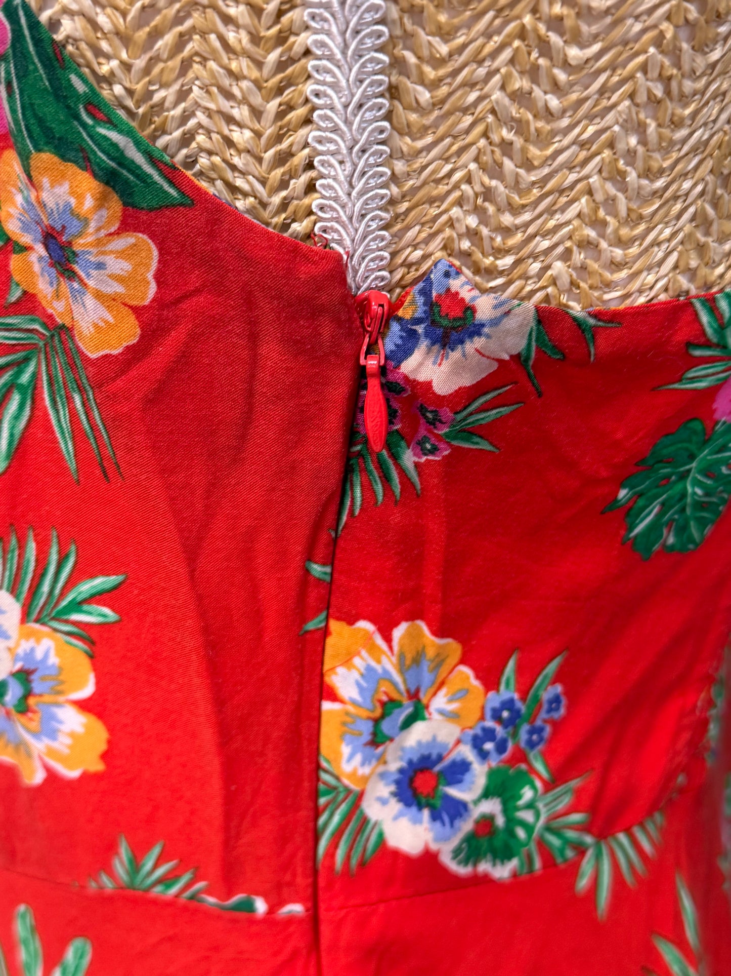 Robe Fleurie Rouge Tropicale – Bretelles Fines & Dos Smocké - Taille M