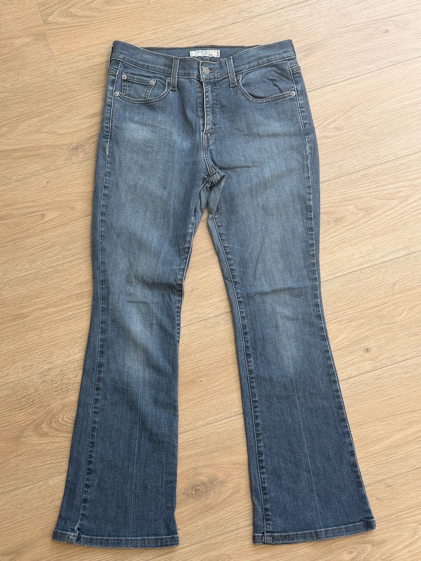 Jean Levi’s 515 Boot Cut