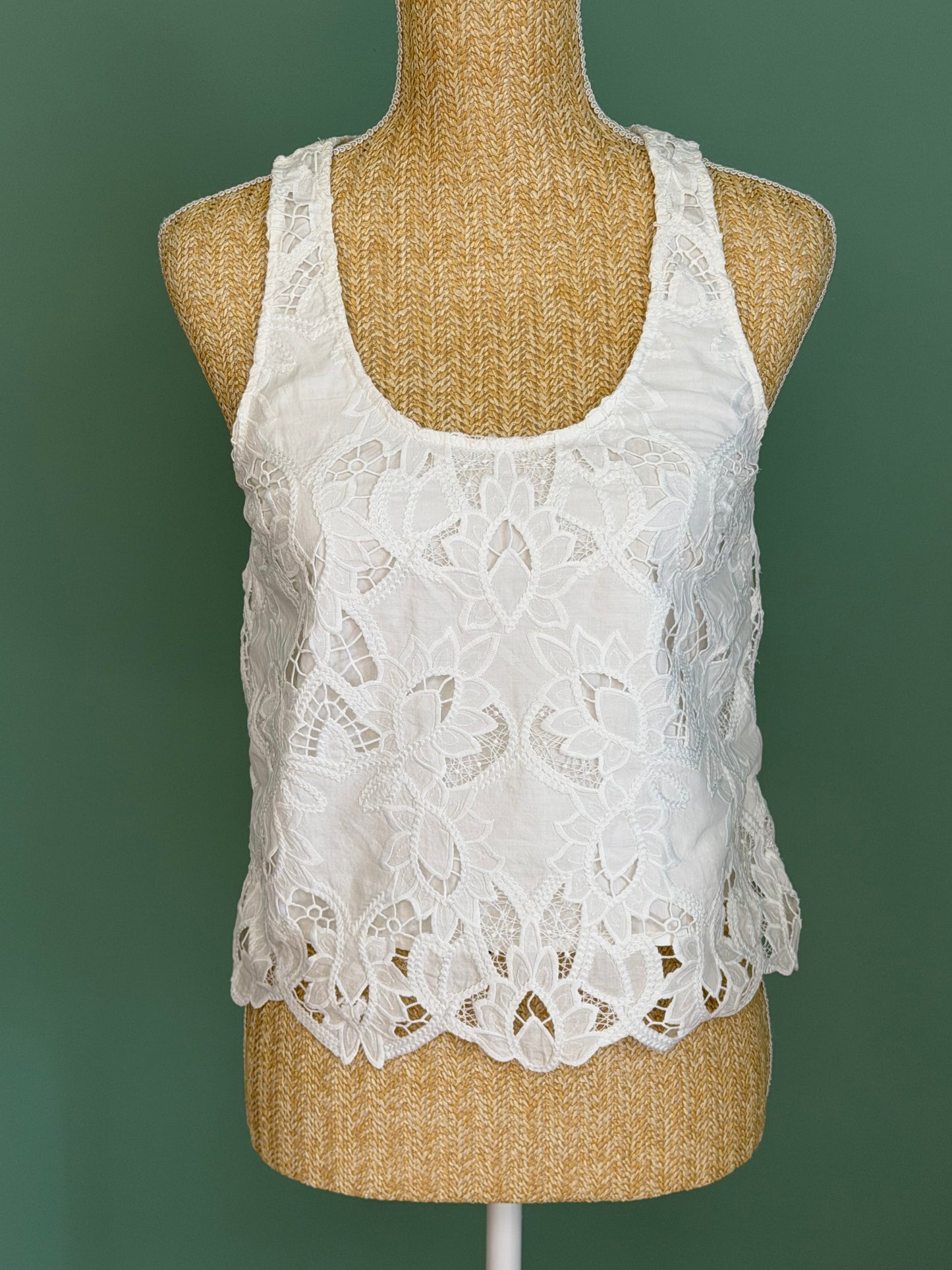 Débardeur blanc en dentelle guipure fleurie femme S