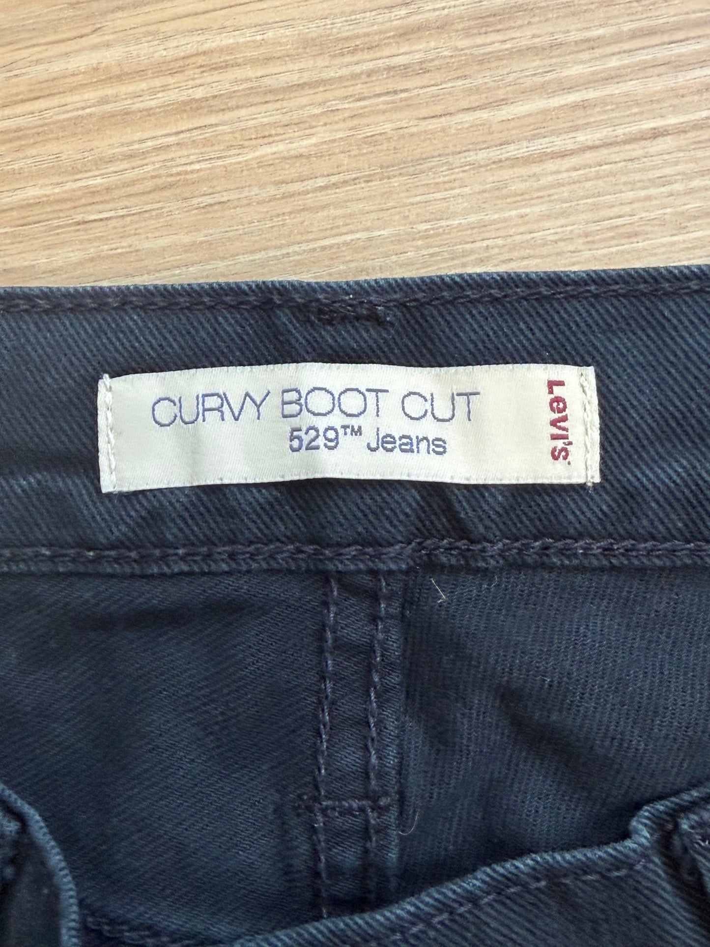 Jean Levi’s Curvy Bootcut 529