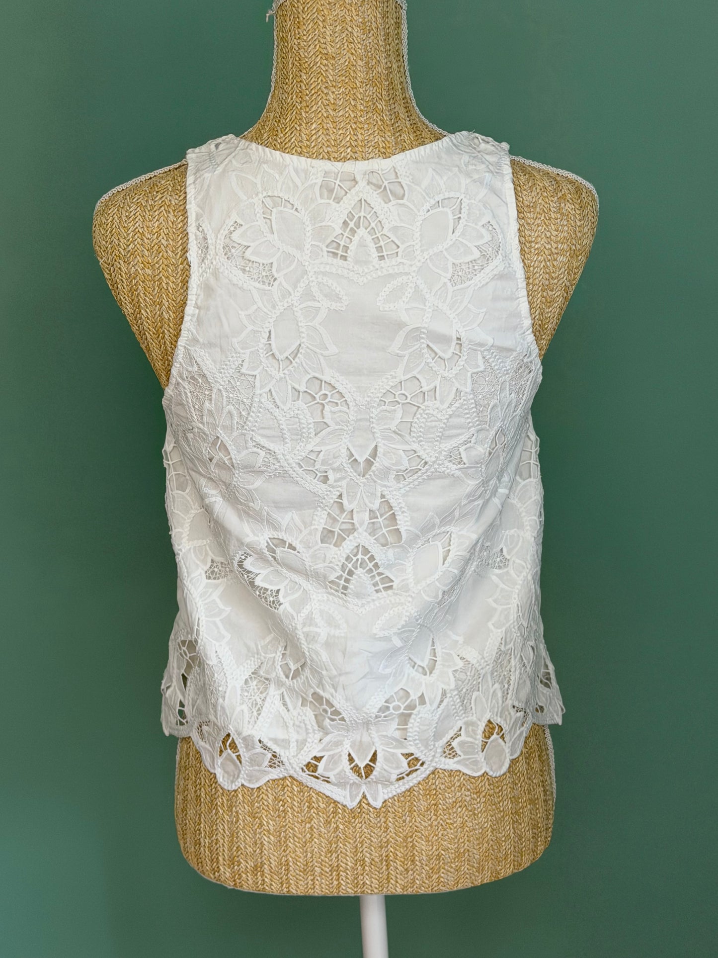 Débardeur blanc en dentelle guipure fleurie femme S