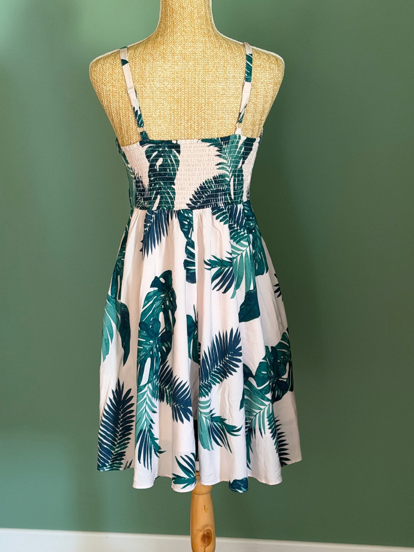 Robe blanche à imprimé tropical – Taille S