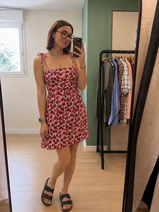Robe fleurie rose et rouge à bretelles nouées – Taille XS