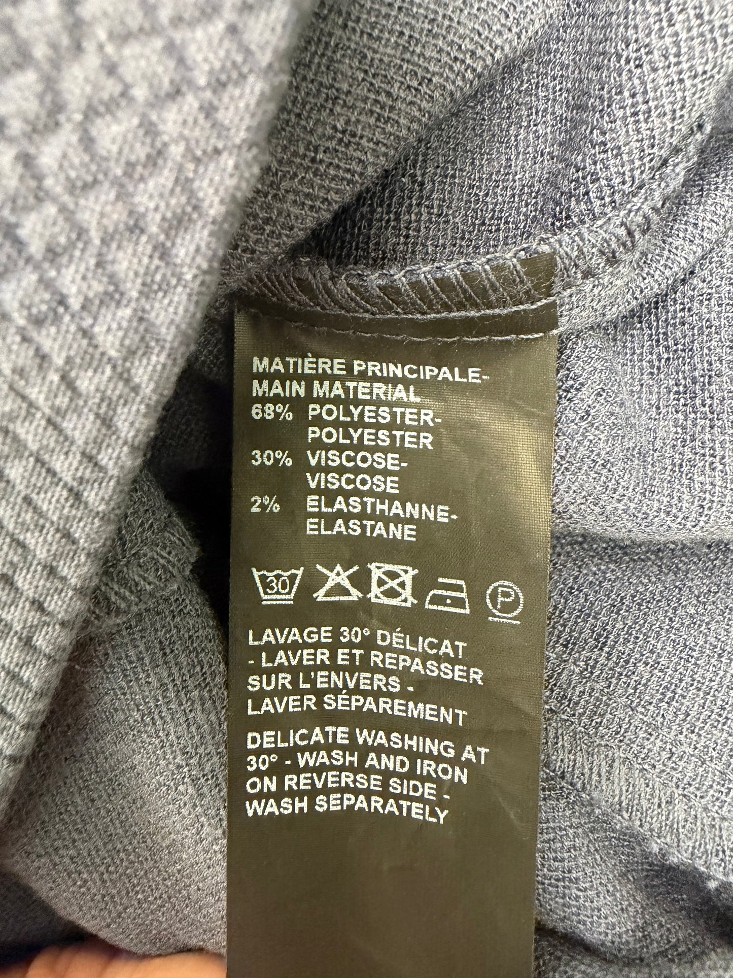 Robe bleu marine Burton of London ceinturée à décolleté V – Taille 38