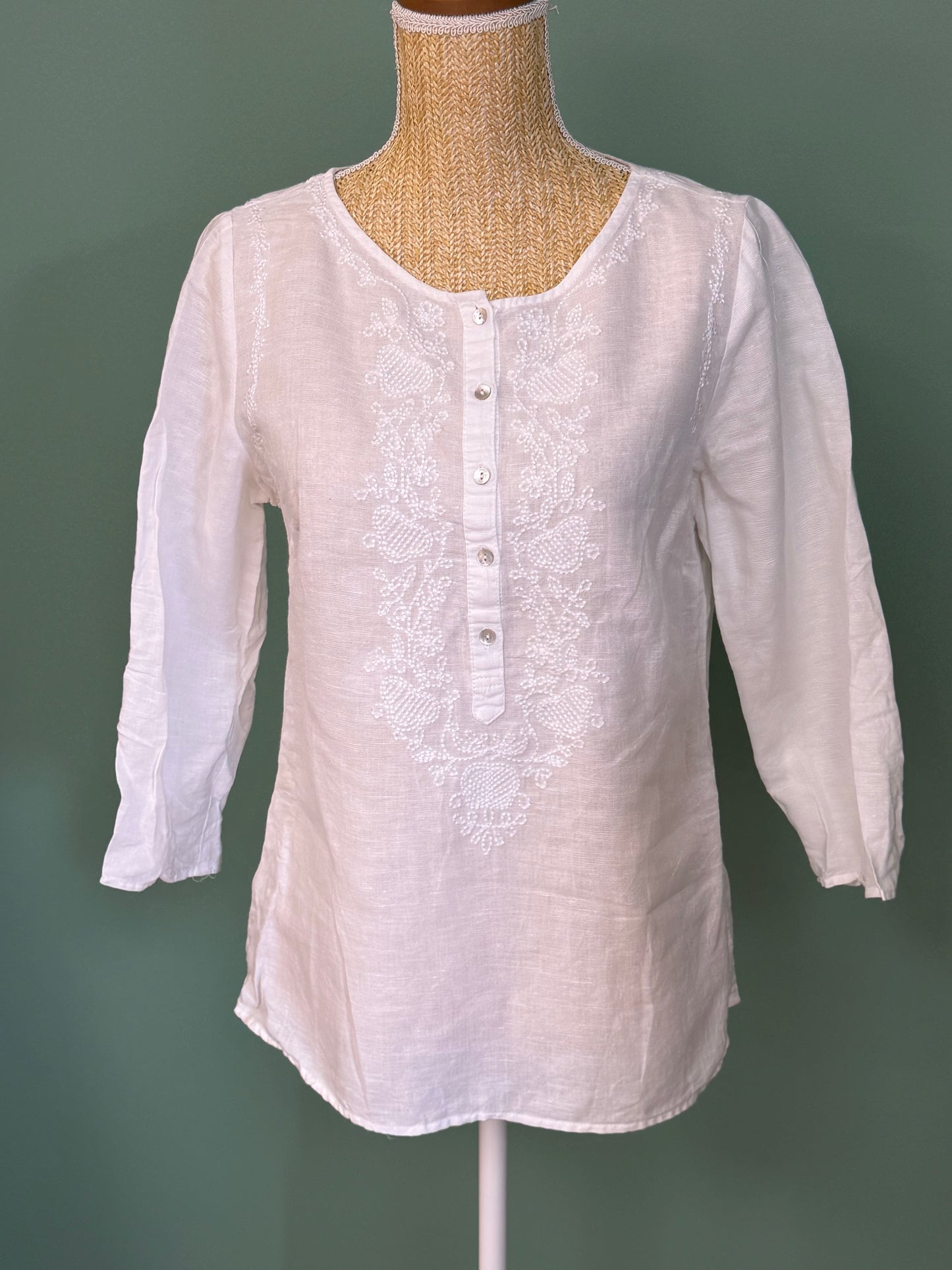 Blouse blanche en lin brodé à manches 3/4 femme M