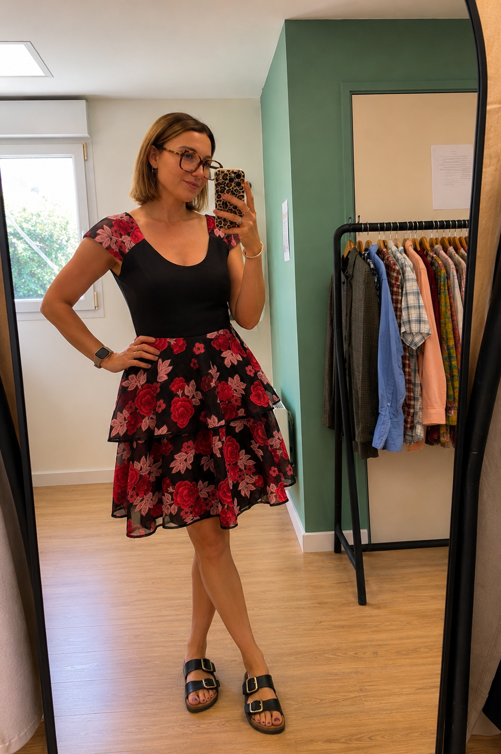 Robe de soirée noire à fleurs brodées – Fervente – Taille estimée 38/40