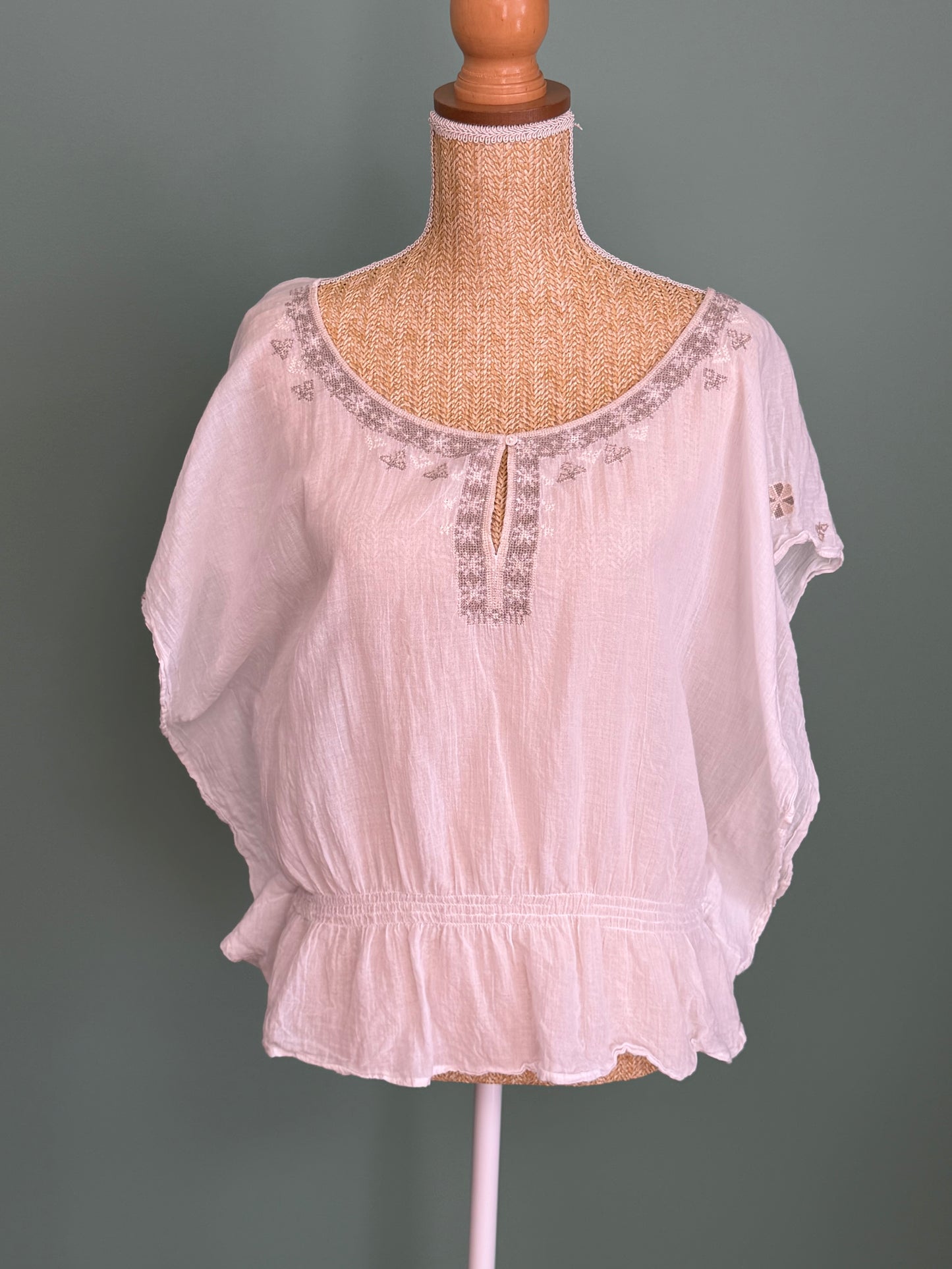Blouse bohème blanche brodée en coton à taille élastiquée – Taille XL