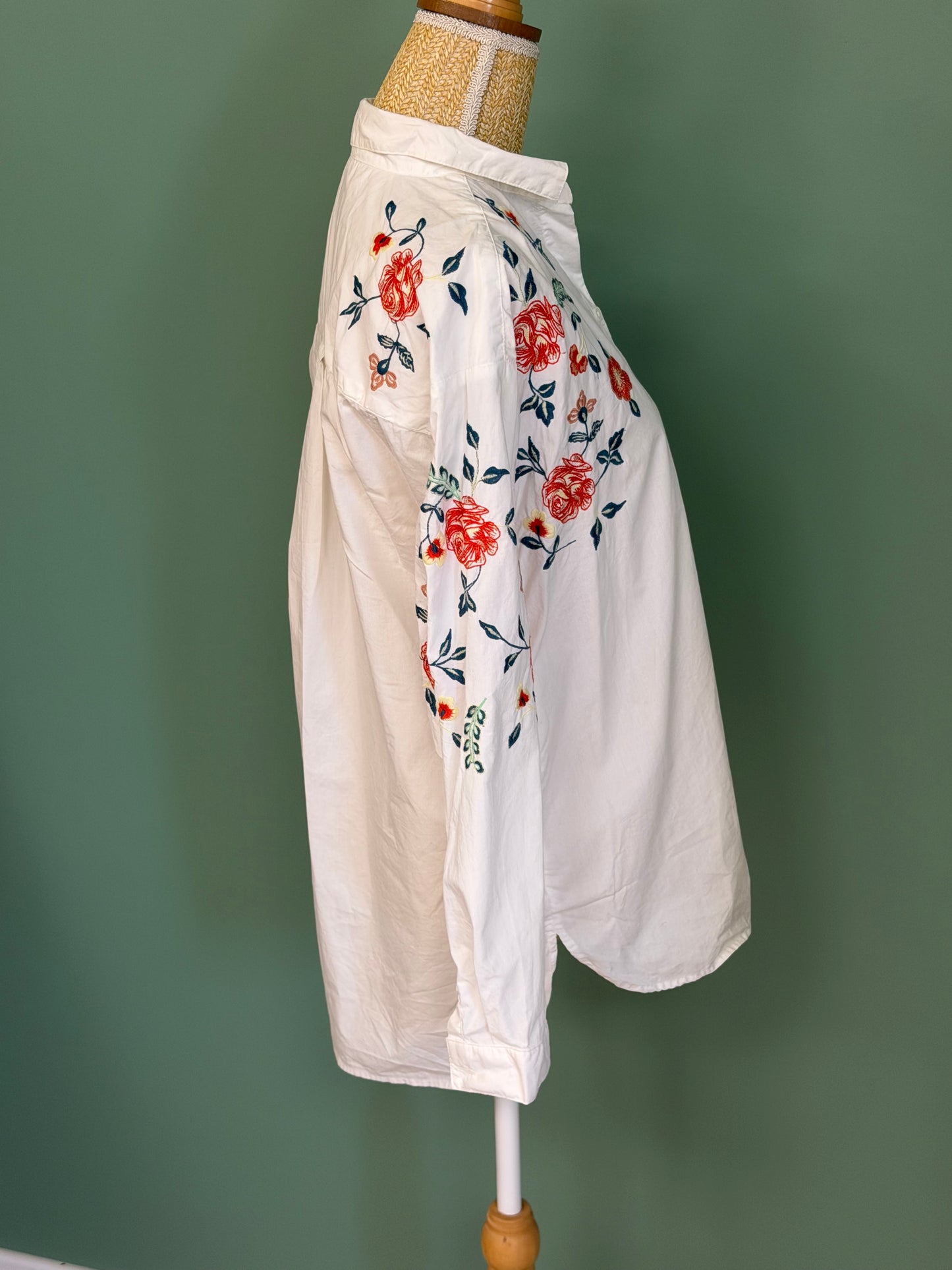 Chemise brodée blanche à fleurs femme L