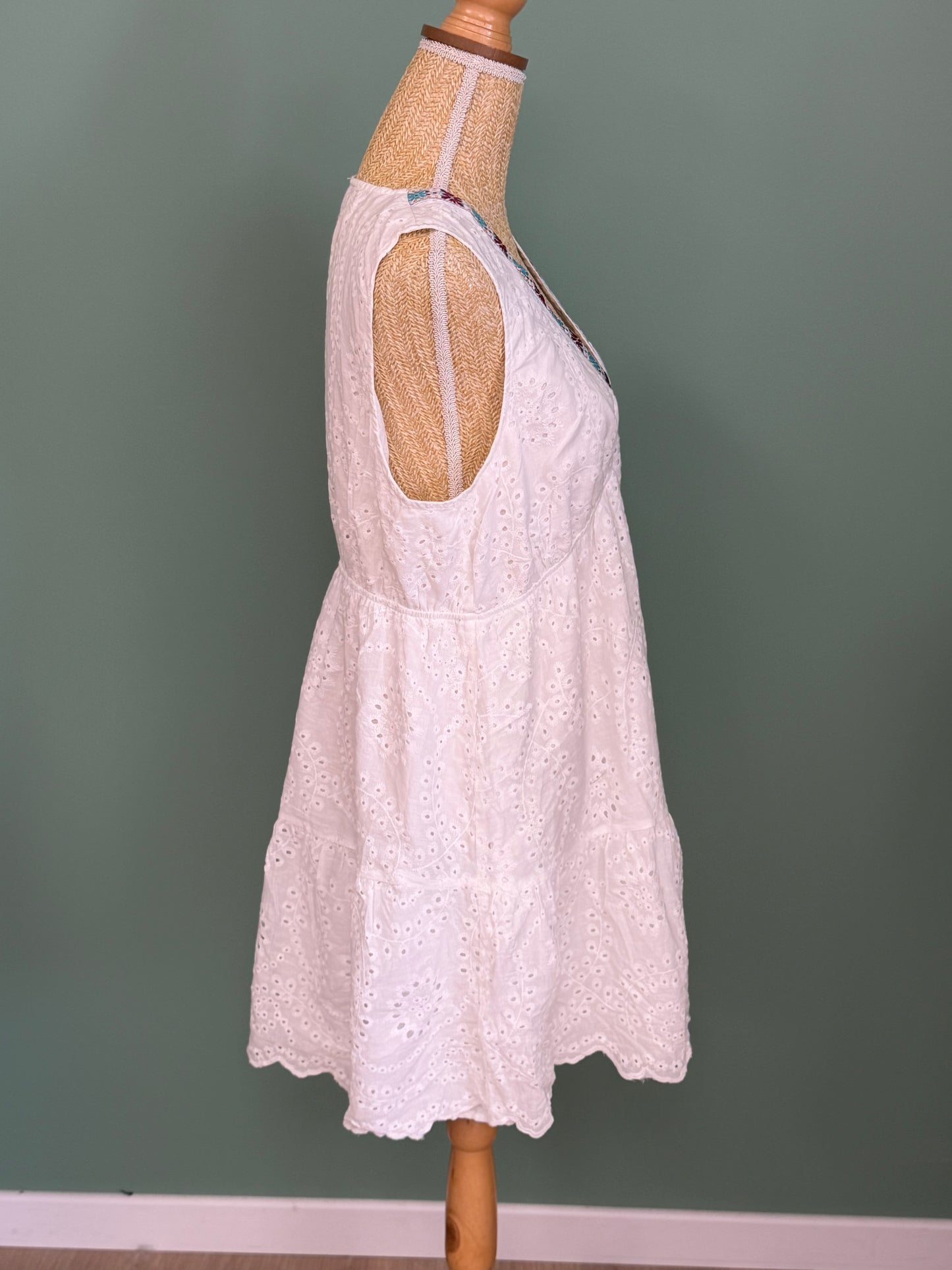 Robe blanche broderie anglaise sans manches femme XL