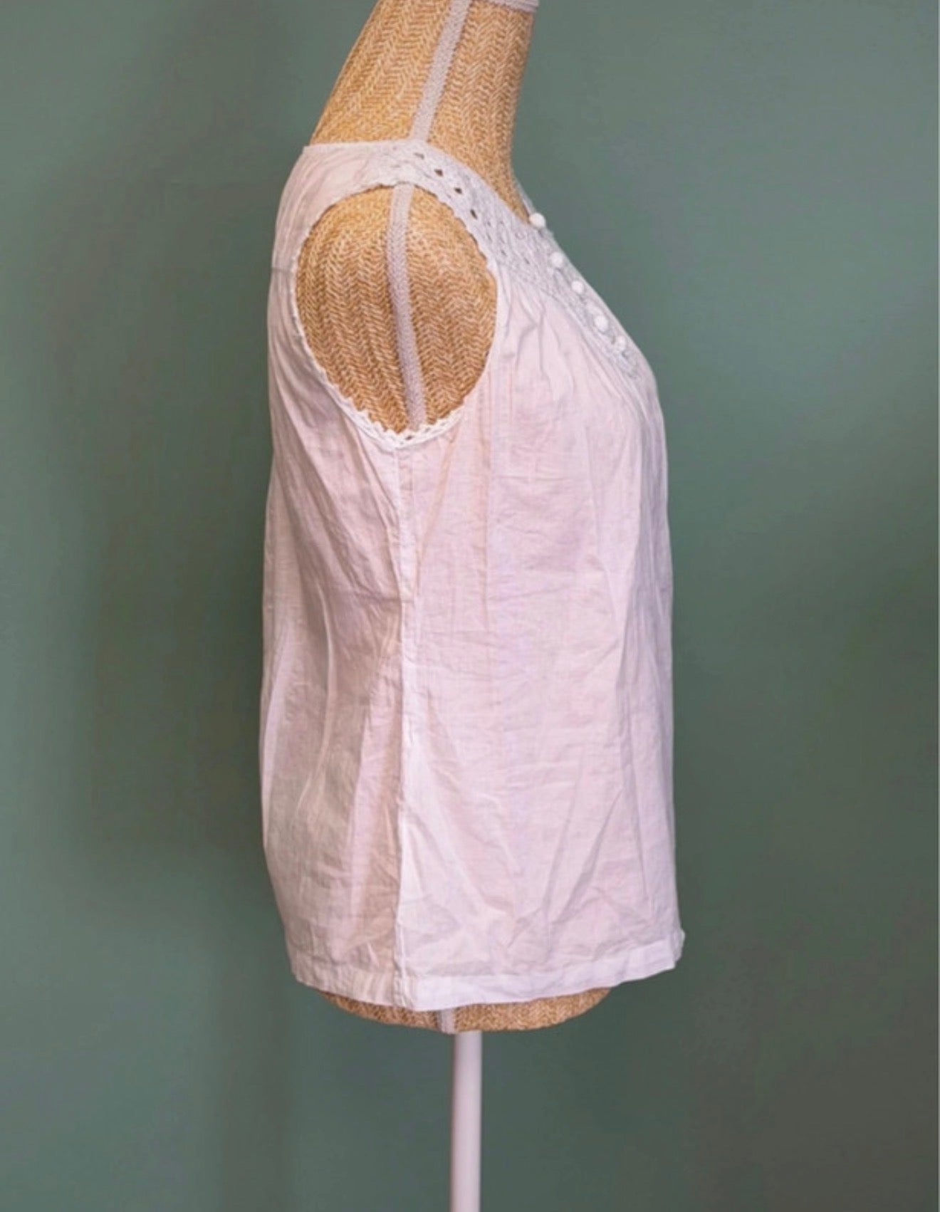 Top Blanc Sans Manches – Détails Crochet & Esprit Bohème - Taille M