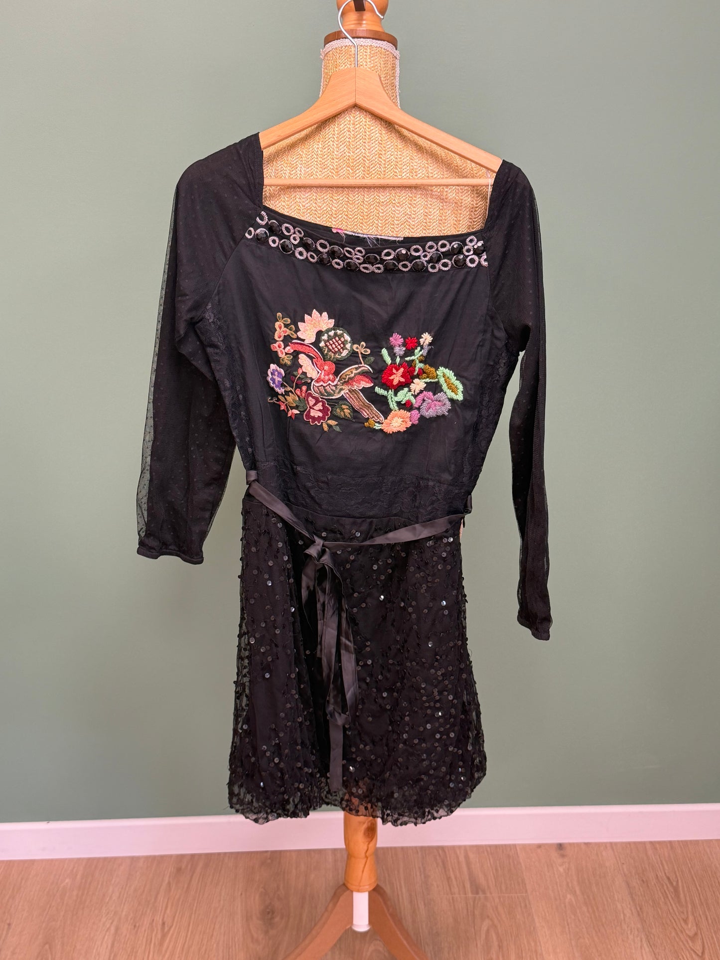 Robe noire brodée à sequins Desigual – Taille L