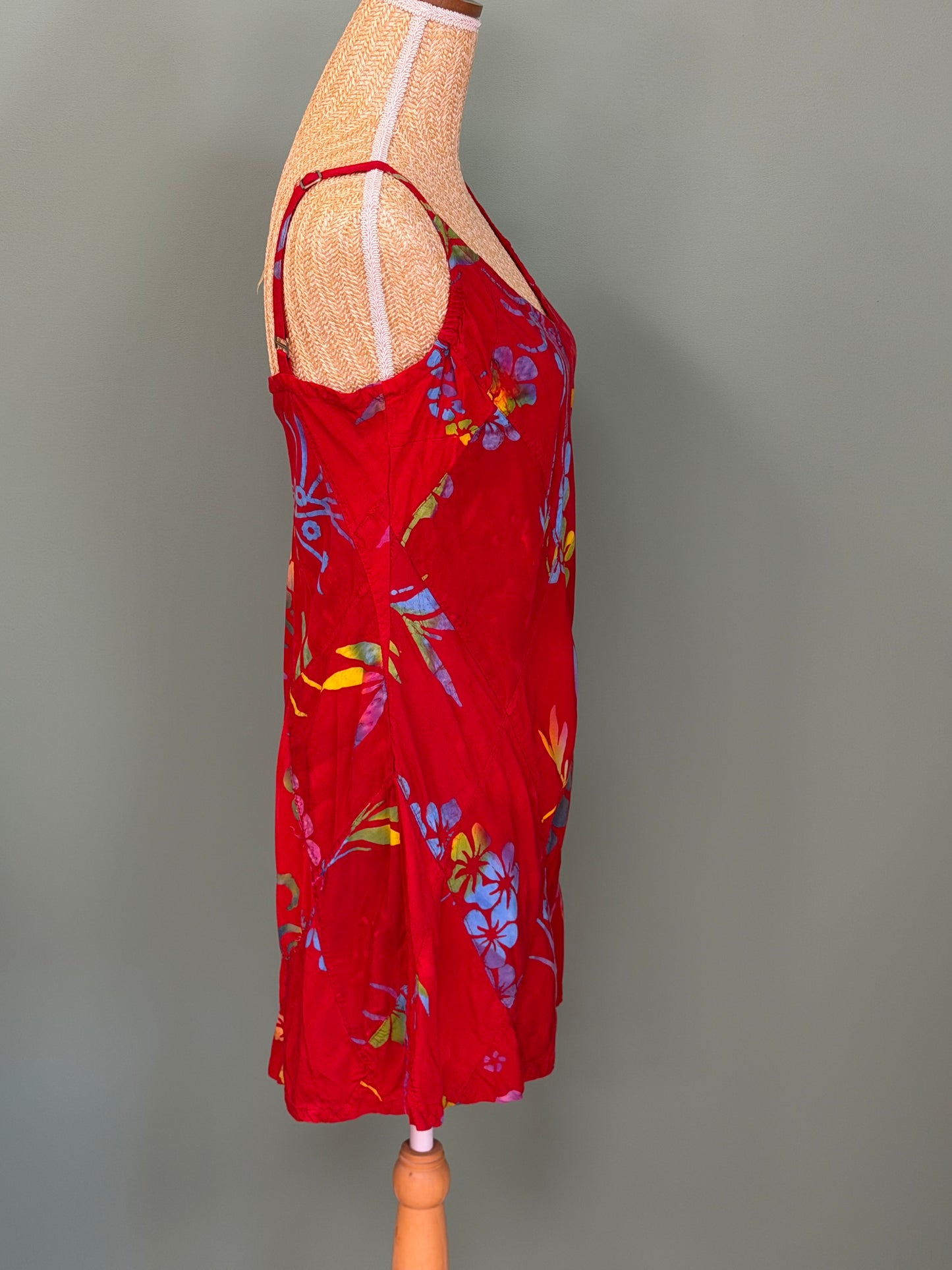 Robe rouge fleurie à bretelles - Taille L