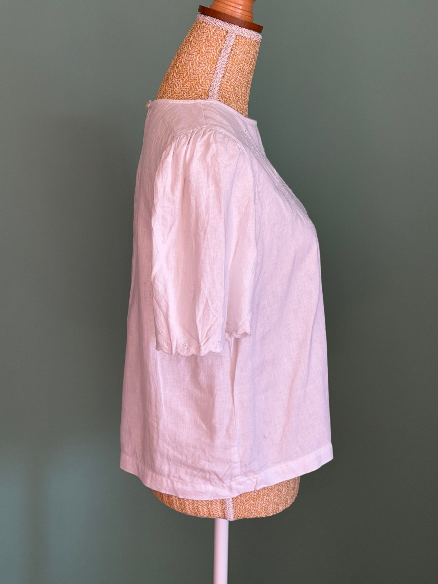 Blouse blanche brodée – Taille M/L