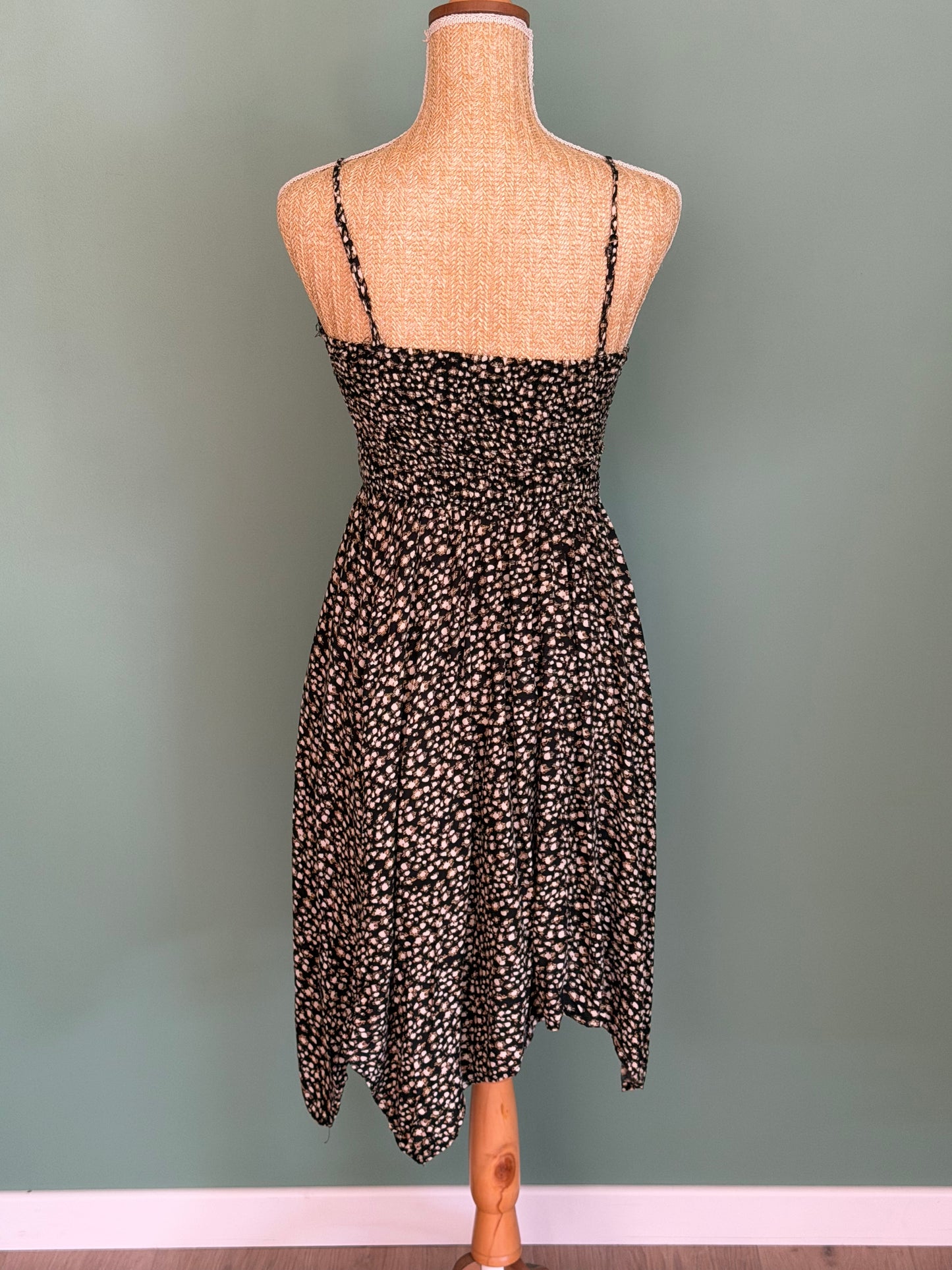 Robe noire fleurie à bretelles fines – Taille XS