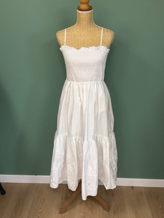 Robe blanche longue à smocks et broderie anglaise femme