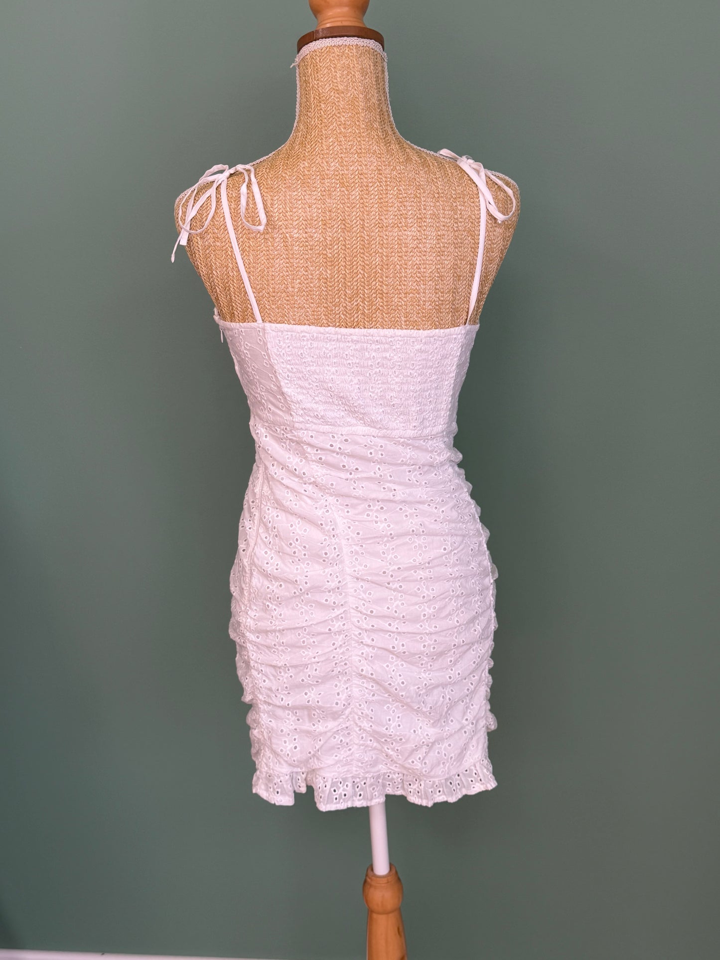 Robe courte Abercrombie & Fitch en broderie anglaise blanche – Taille S