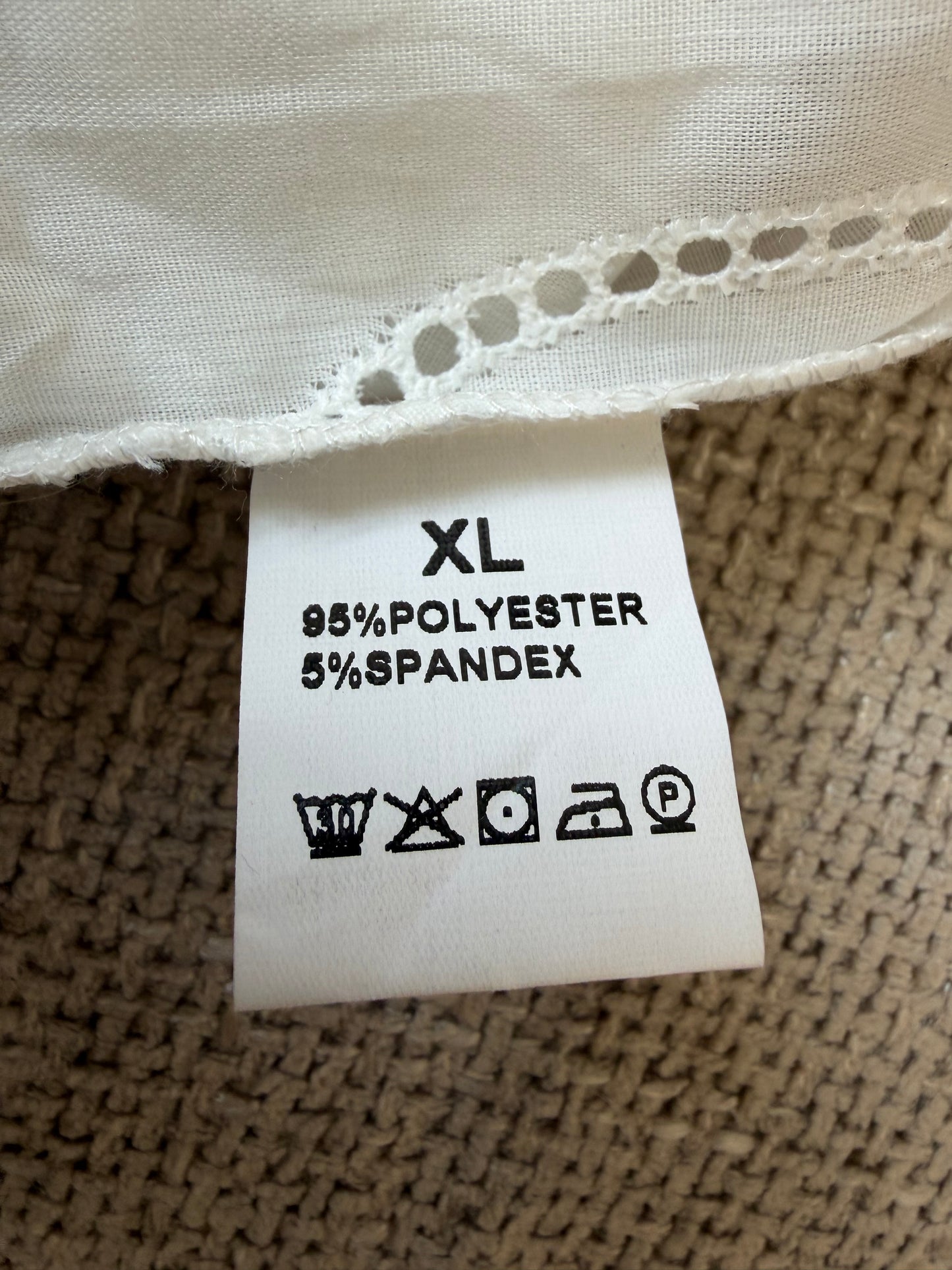Gilet blanc brodé ajouré femme XL