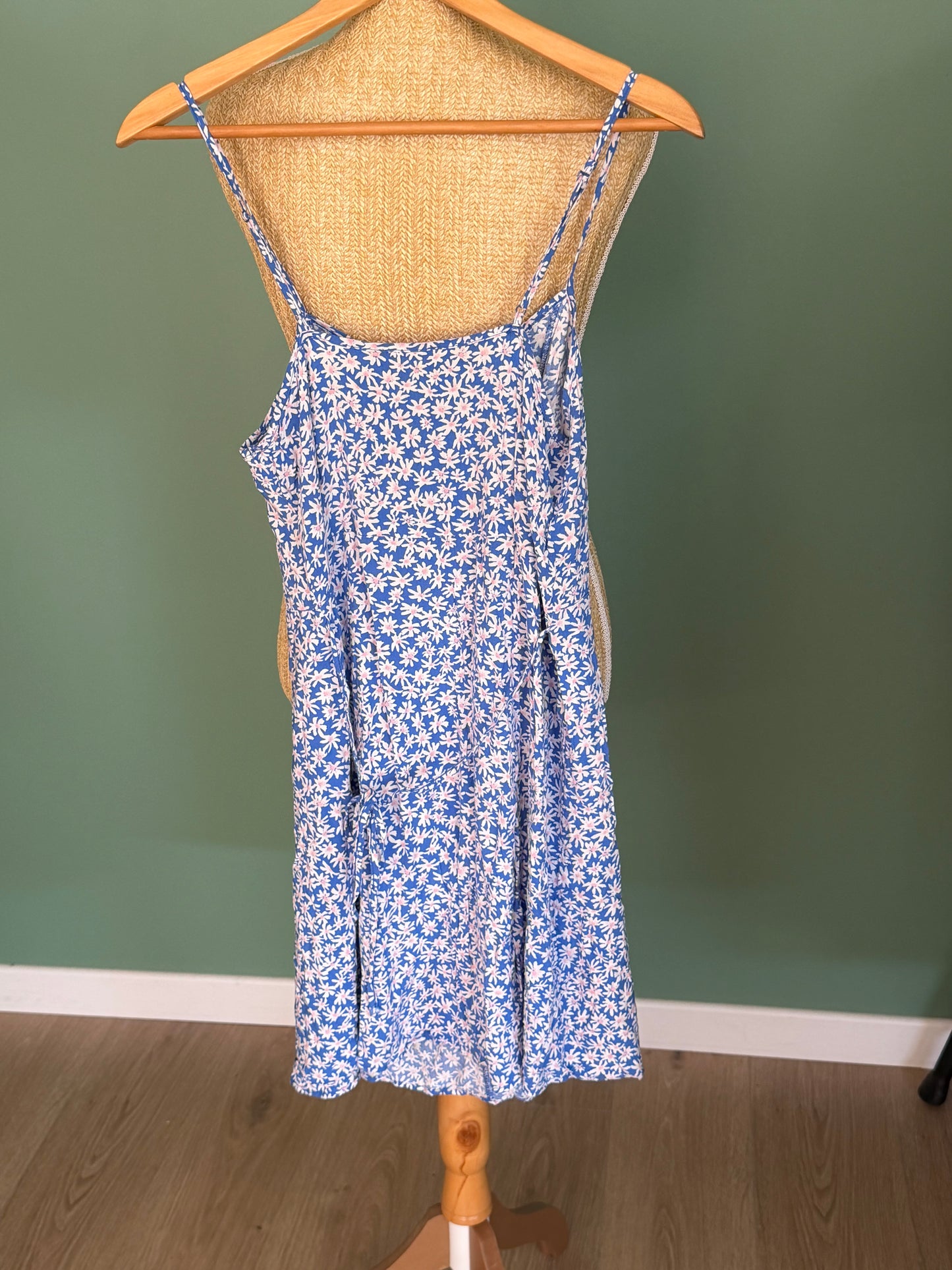 Robe bleue fleurie à bretelles nouées – Taille S