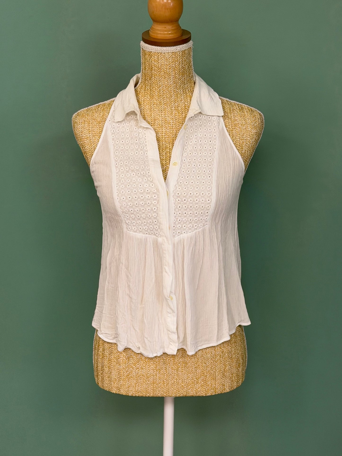 Top blanc sans manches broderie anglaise femme col chemise