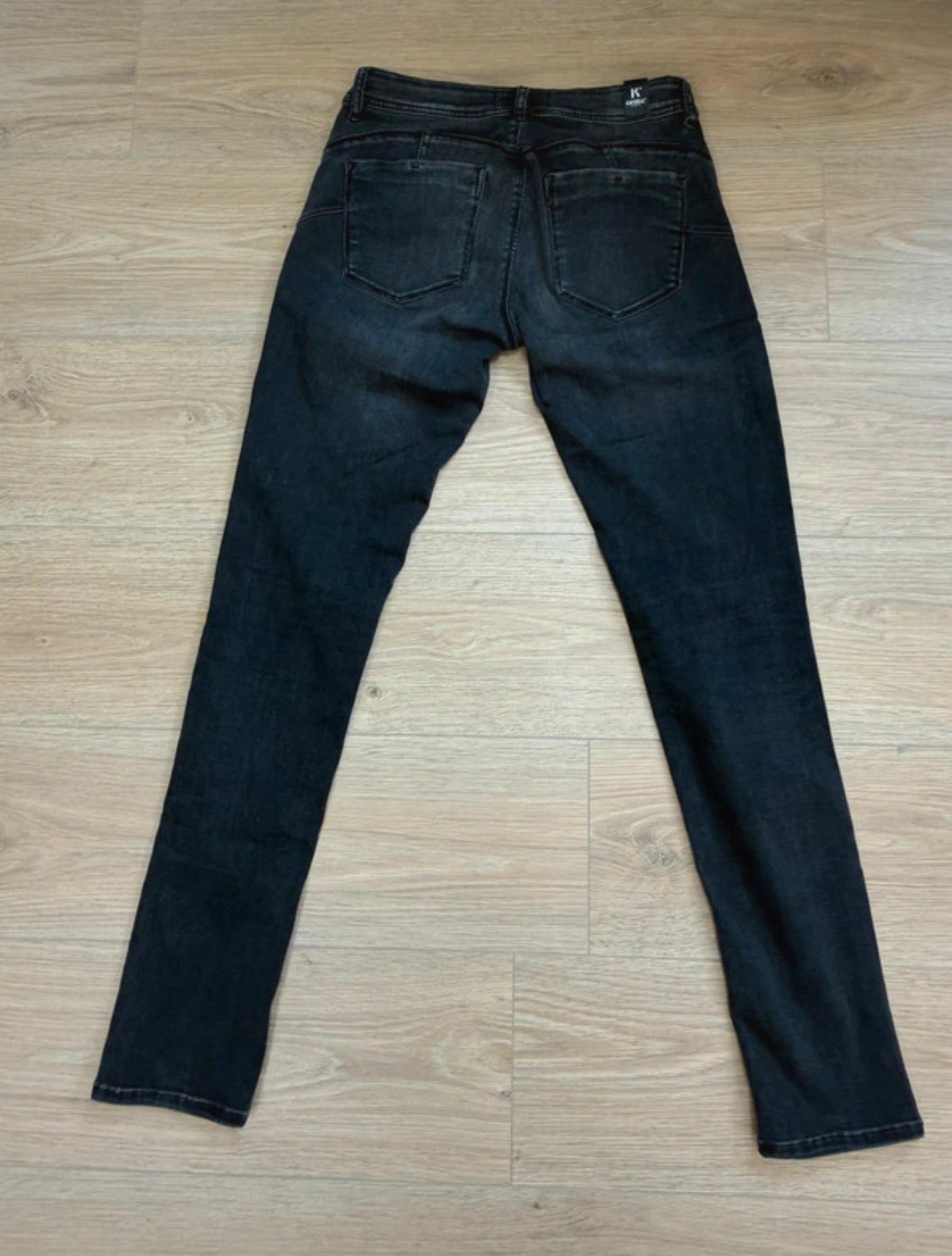 Jean Kaporal Denim Noir Délavé – Coupe Slim Femme - TailleM