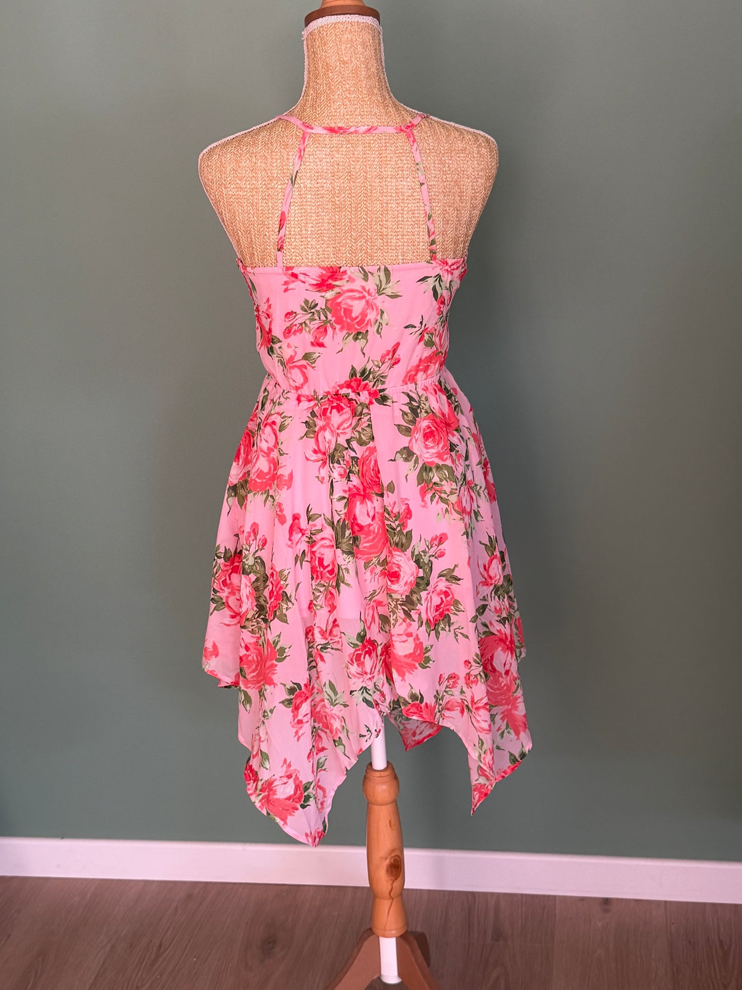 Robe rose fleurie asymétrique – Taille XS