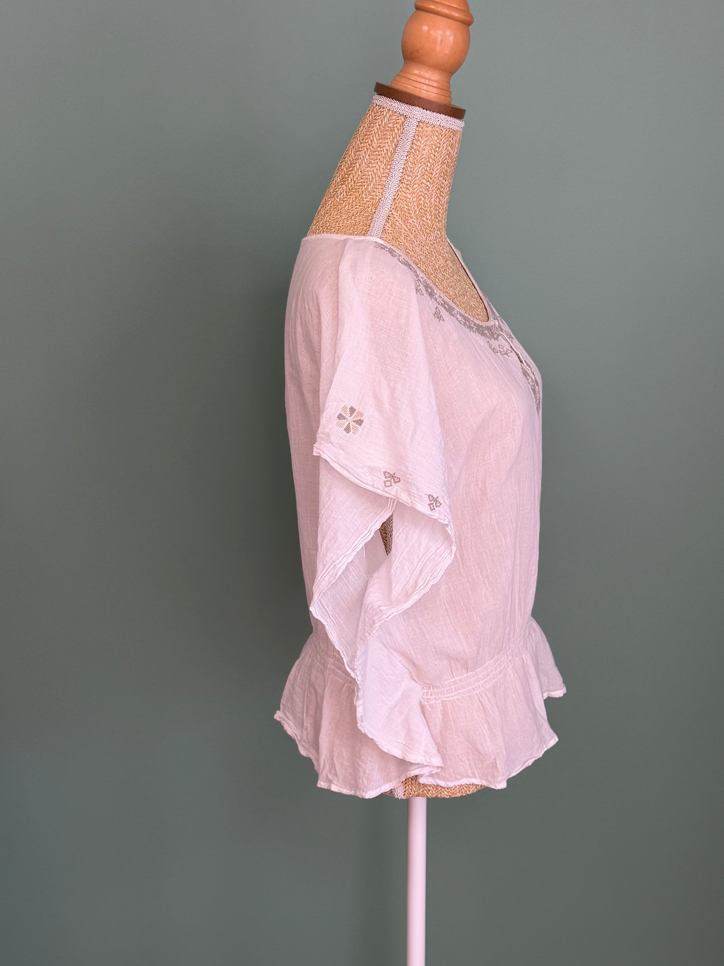 Blouse bohème blanche brodée en coton à taille élastiquée – Taille XL