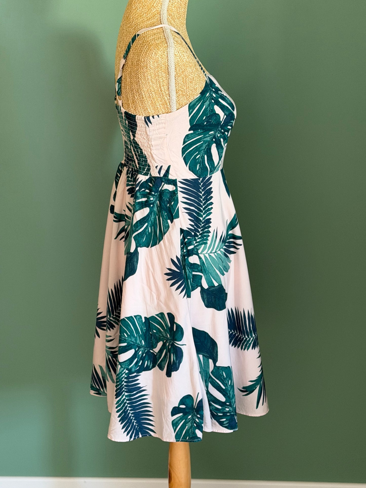 Robe blanche à imprimé tropical – Taille S
