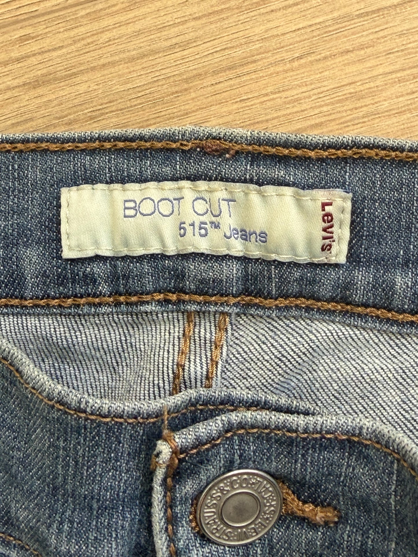 Jean Levi’s 515 Boot Cut