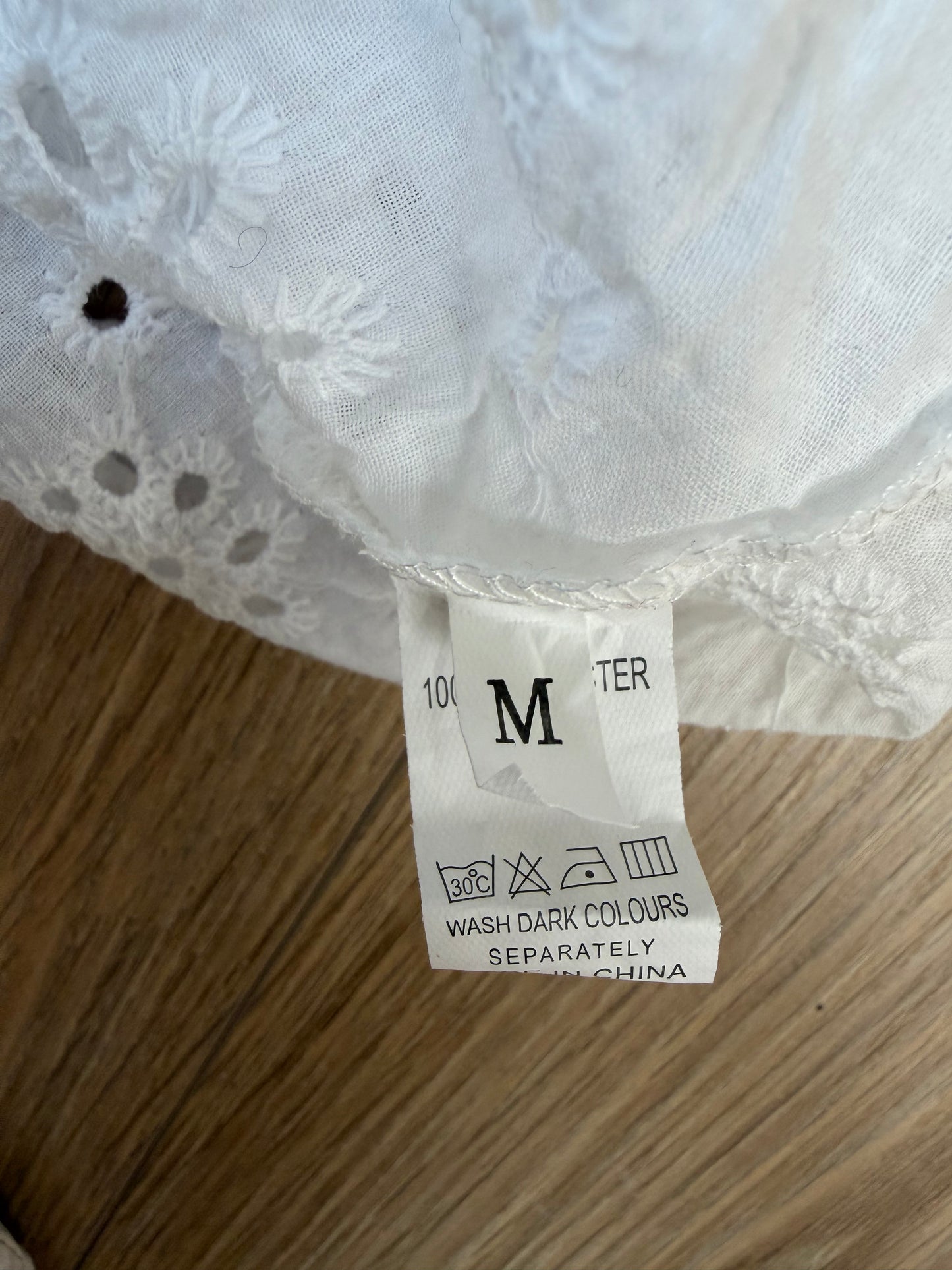 Débardeur en broderie anglaise blanc à bretelles ajourées – Taille M
